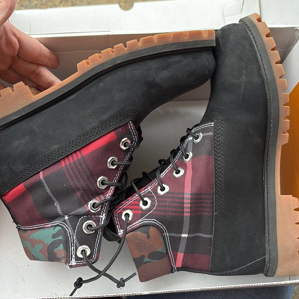 Timberland  Lace-Up Boots with Black and Red plaid